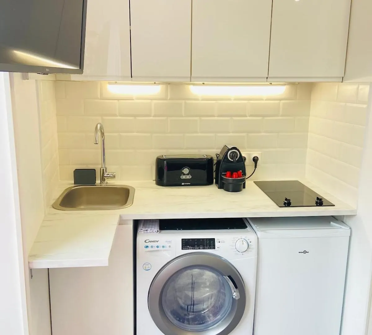 Cute Studio - Canal Saint Martin Paris 0*,  France